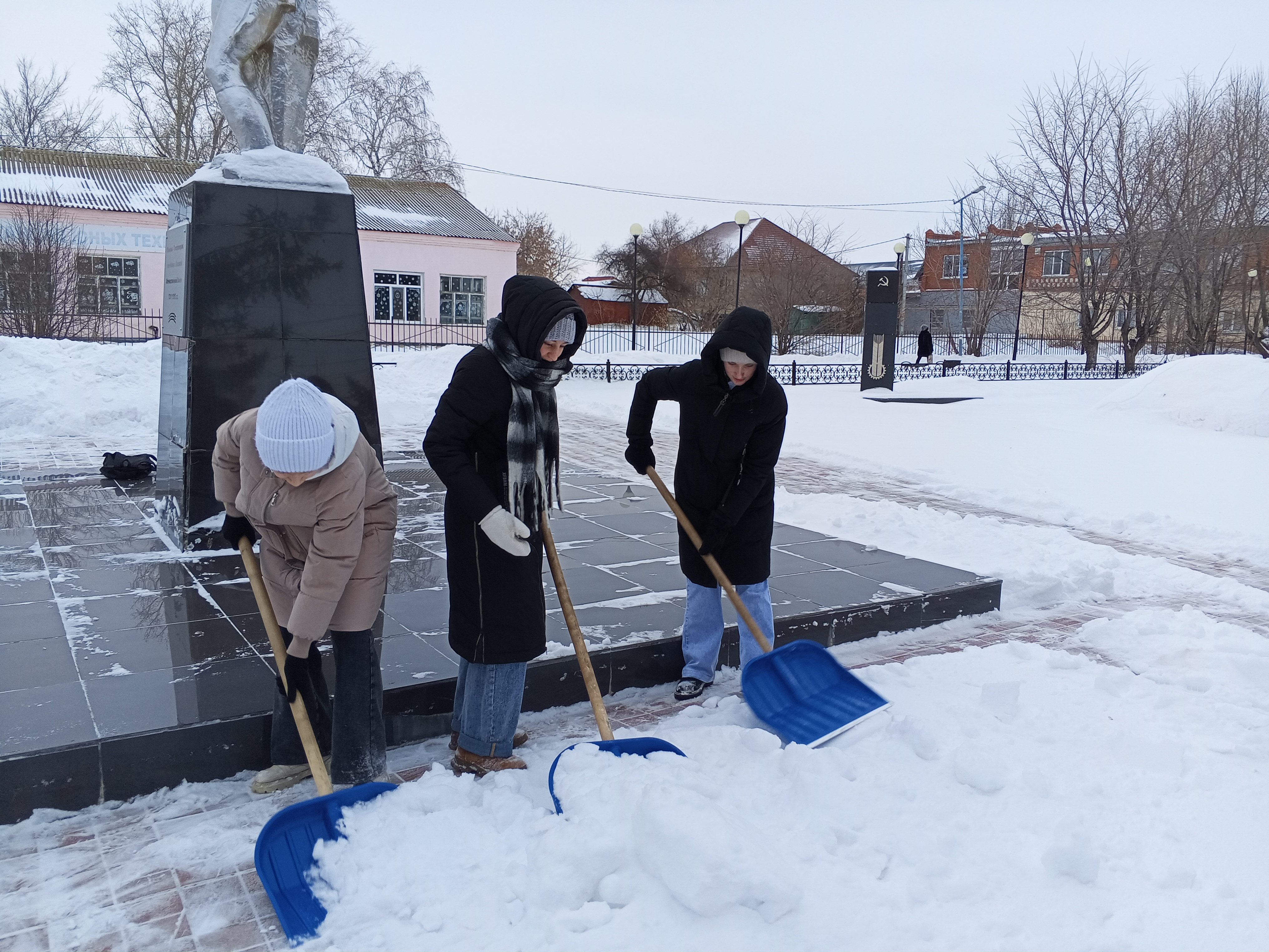 «Дорога к обелиску».