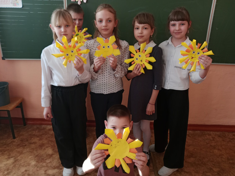 Солнце - символ весны.